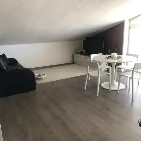 Apartment Emozione Апартаменты *