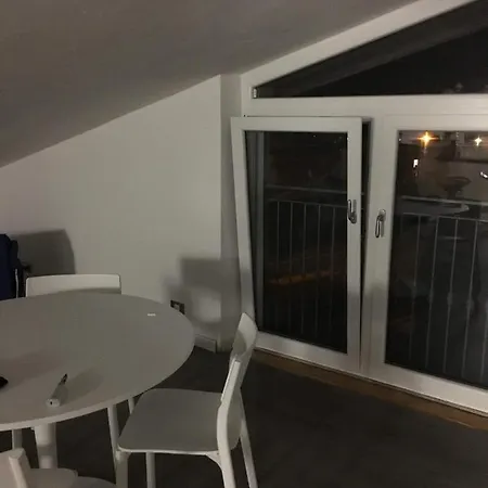 Apartment Emozione Апартаменты Валеджо-суль-Минчо